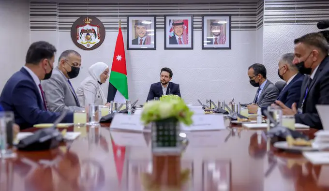 ولي العهد يطلع على استراتيجية دور رعاية الأطفال